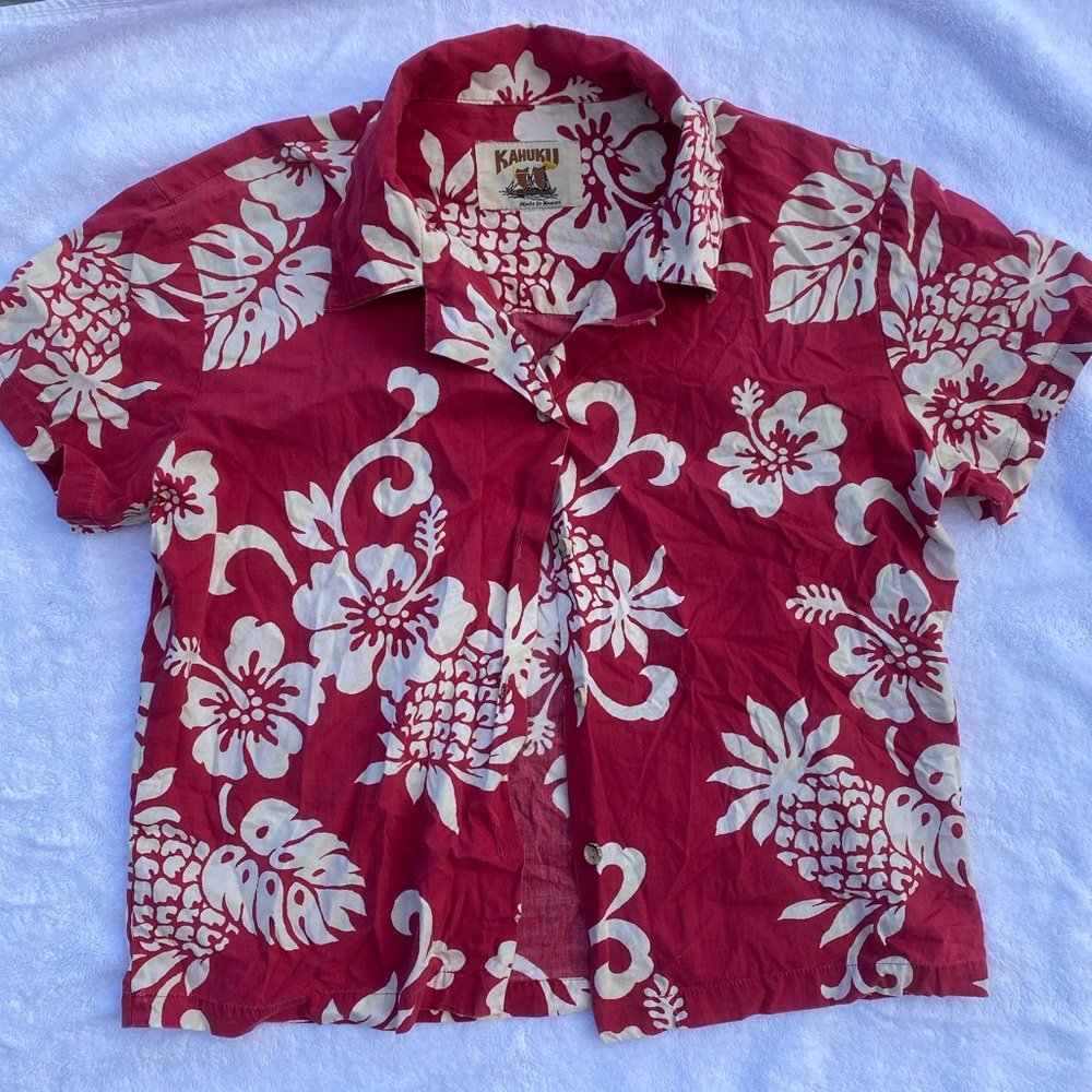 Vintage Hawaiian button up shirt